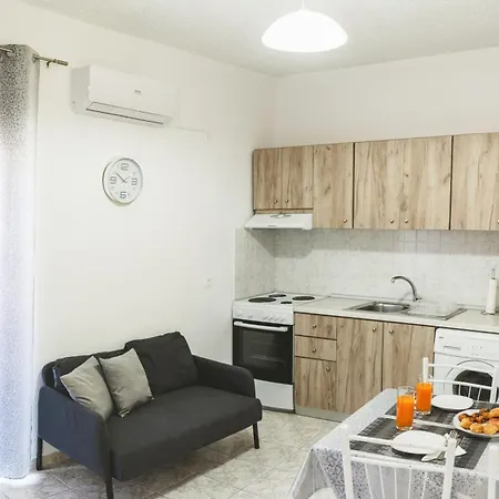Taxiarchis House Apartment