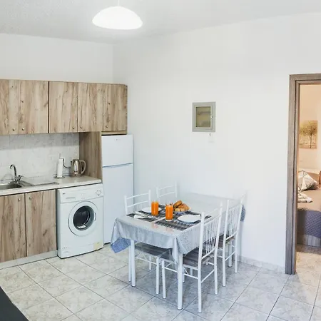 Apartment Taxiarchis House
